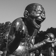 laughing_statue_by_xxbobbiie-d5f0meh-2
