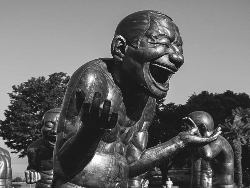 laughing_statue_by_xxbobbiie-d5f0meh-2